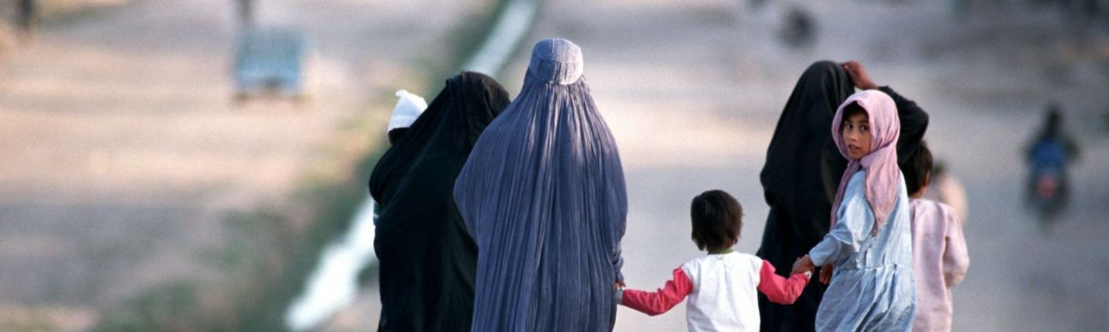 Afghanische Frauen mit Kinder