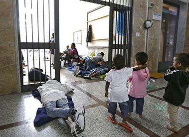 Asylsuchenden in Italien drohen Menschenrechtsverletzungen